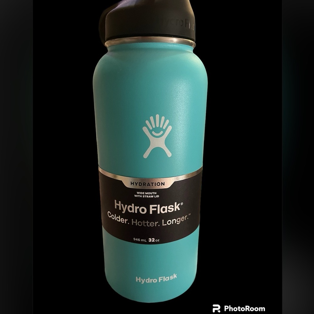 HYDRO FLASK. New with tags. 32 oz.